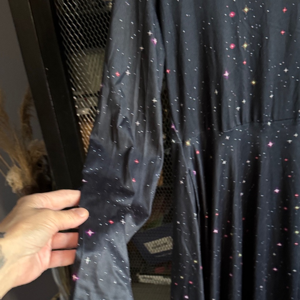 Elegant Black Starry Dress - Picture 3 of 6